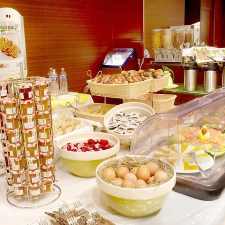 34b - Astotel מלון