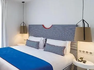 34b - Astotel מלון 3*